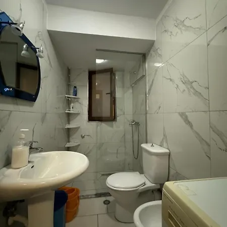 Urban Floor One شقة تيرانا